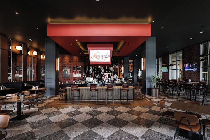 Lounge 194 of 223