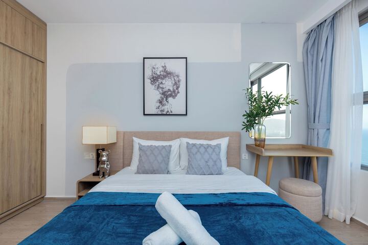 Room 46 of 299