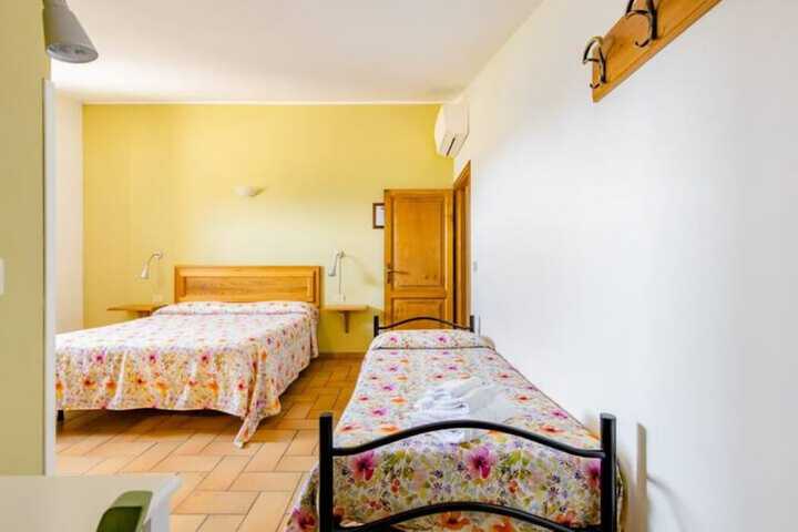 Room 8 of 68