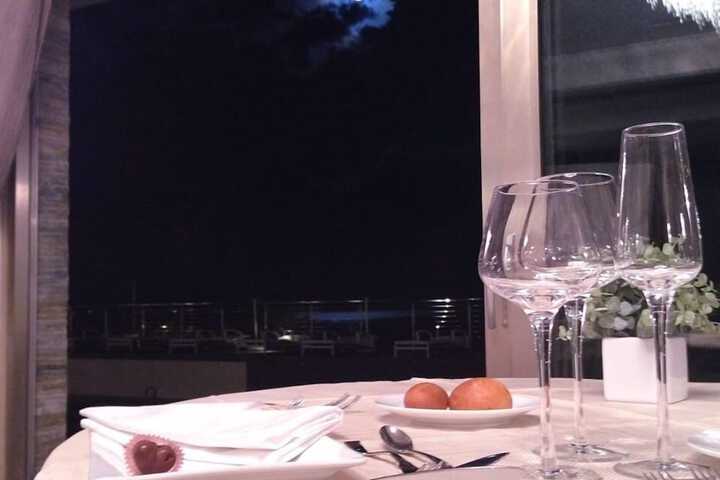 Dining 53 of 66
