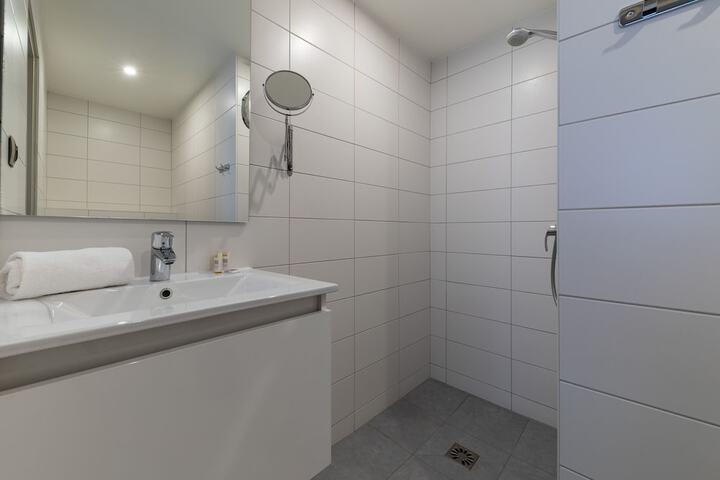 Room 37 of 53