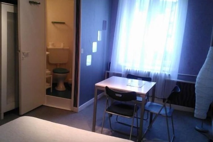 Room 13 of 62