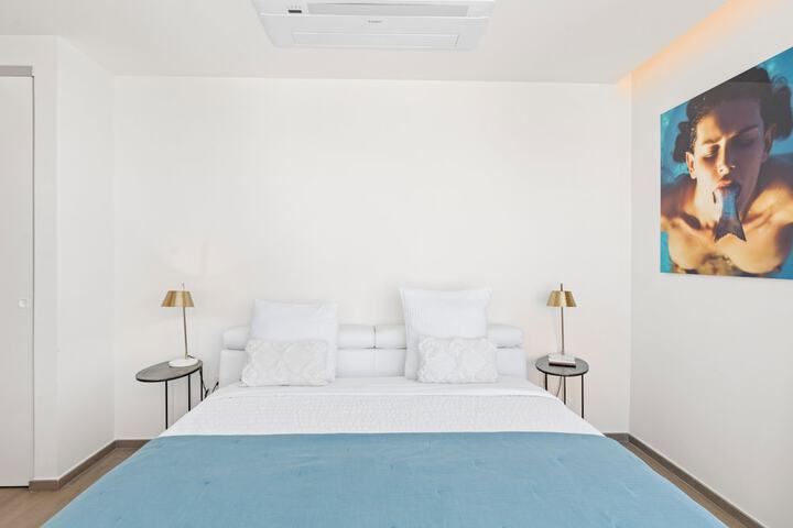 Room 272 of 1000