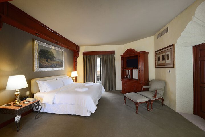 Room 10 of 92