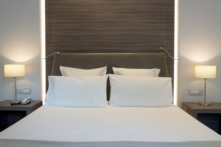 Room 44 of 137