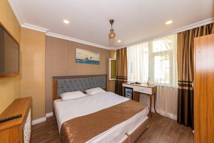 Room 6 of 48