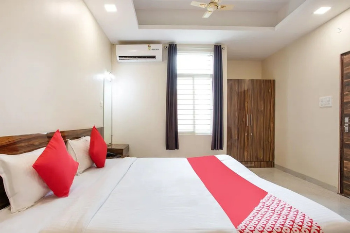 Room 2 of 12