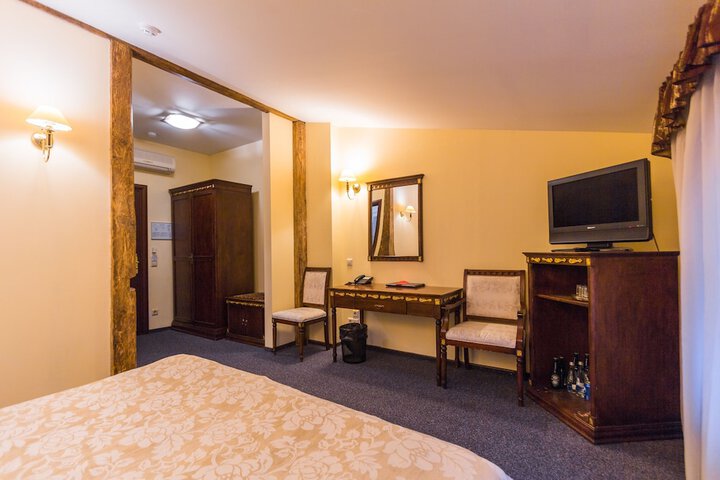 Room 52 of 131