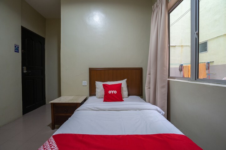 Room 10 of 31