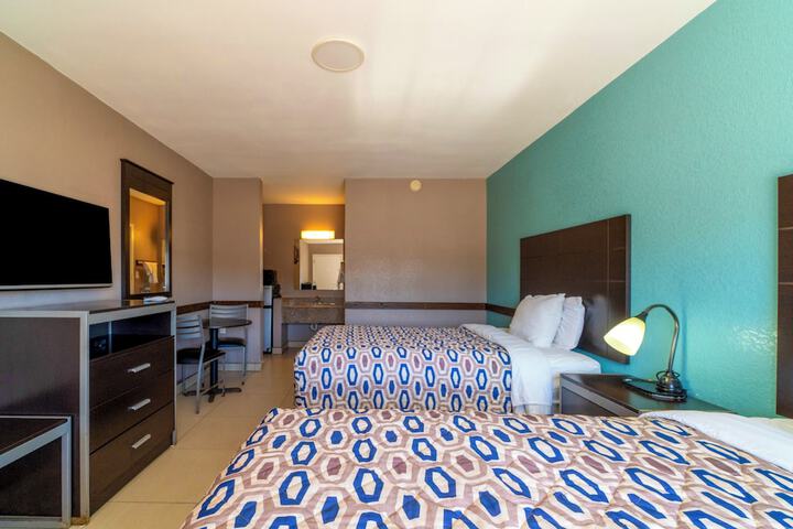 Room 25 of 43