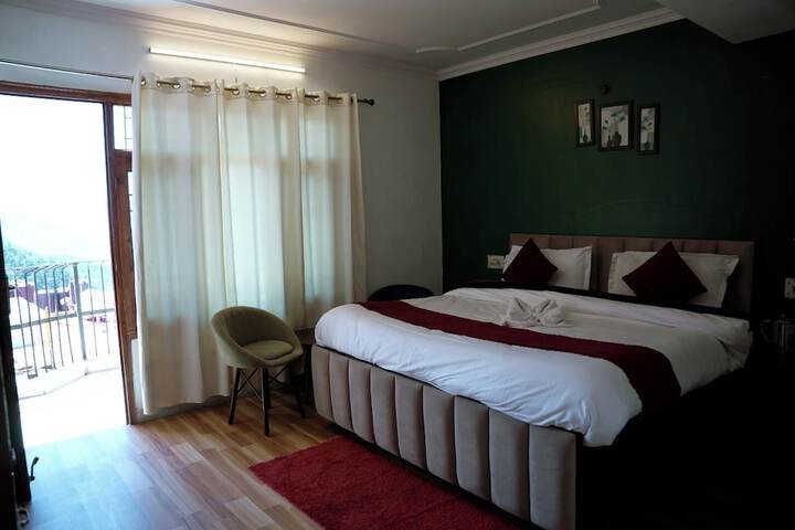 Room 15 of 27