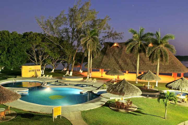 Hotel with Pool