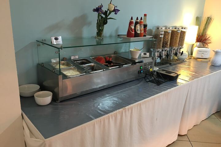 Breakfast/Coffee Service 32 of 46