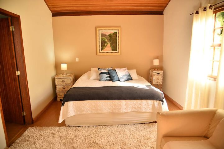 Room 33 of 223