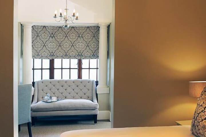 Room 10 of 37