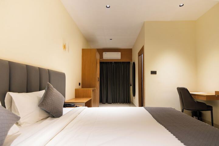 Room 7 of 25