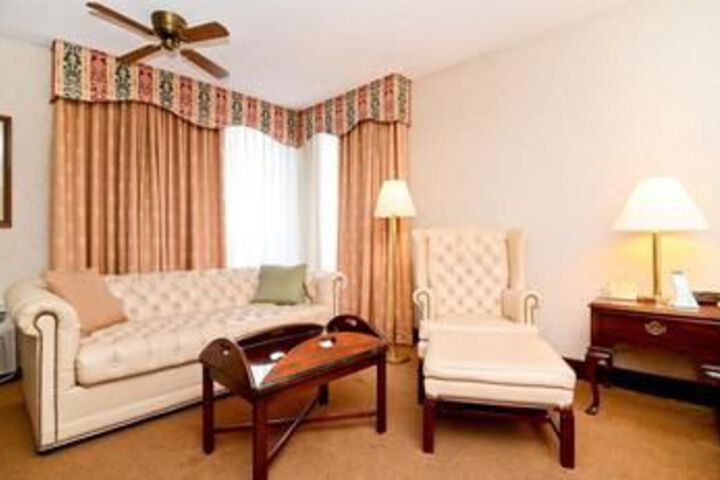 Room 32 of 75