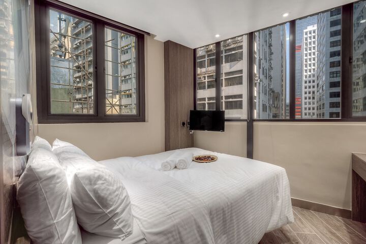 Room 8 of 21