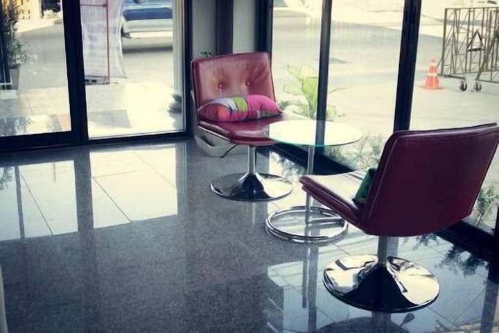 Entrance & Lobby