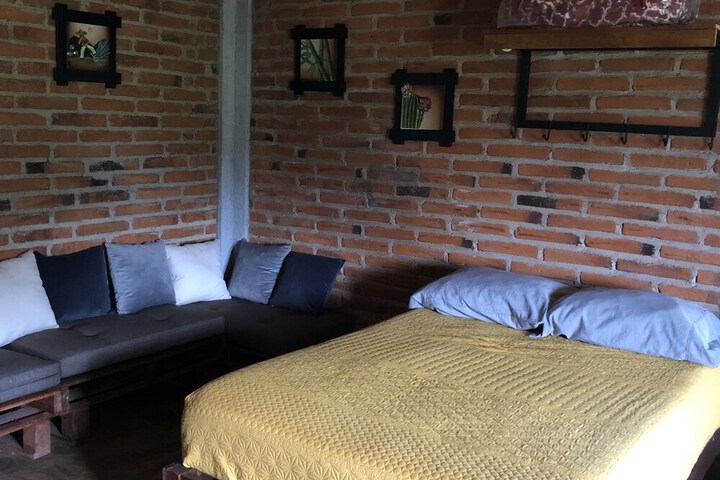 Room 6 of 44