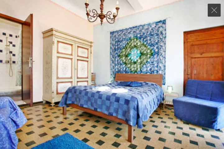 Room 10 of 61