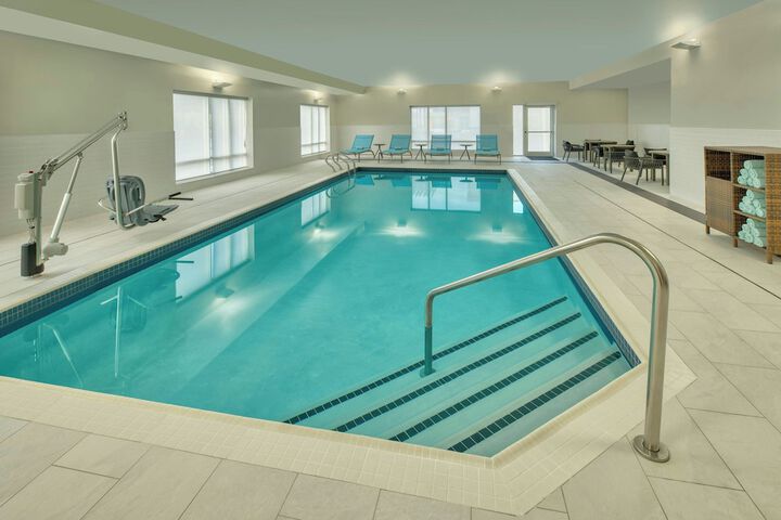 Swimming pool at Towneplace Suites by Marriott Woodstock