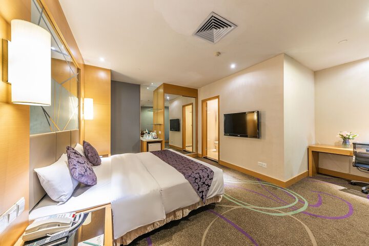 Room 10 of 75