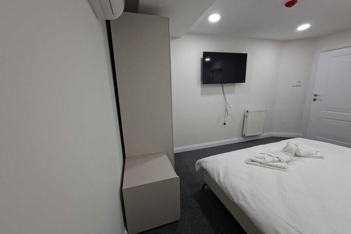 Room 16 of 21