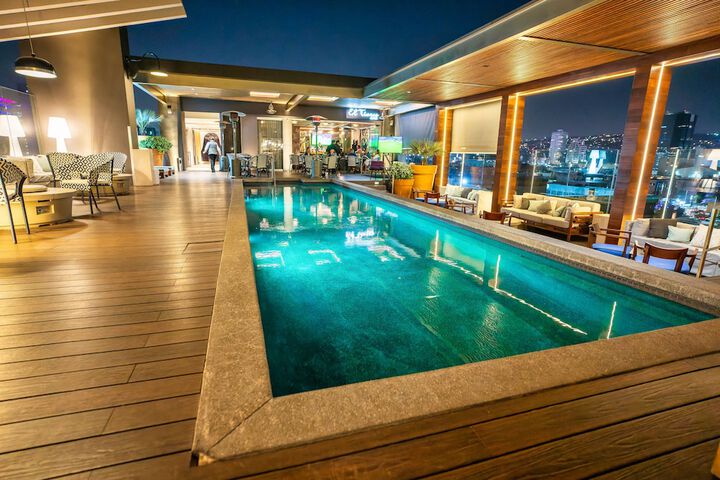 Hotel Pool