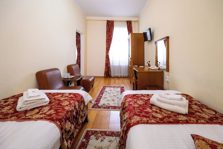 Room 5 of 34