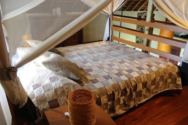 Room 8 of 27