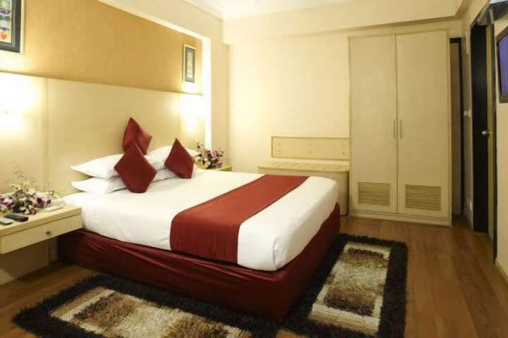 Room 4 of 44