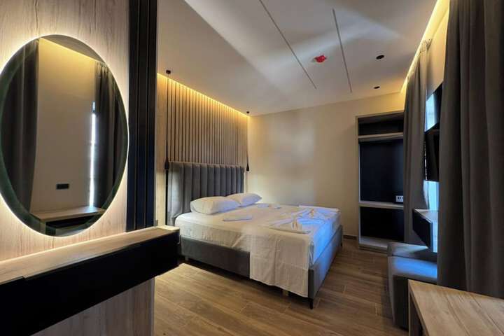 Room 52 of 85
