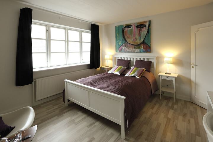 Room 7 of 30
