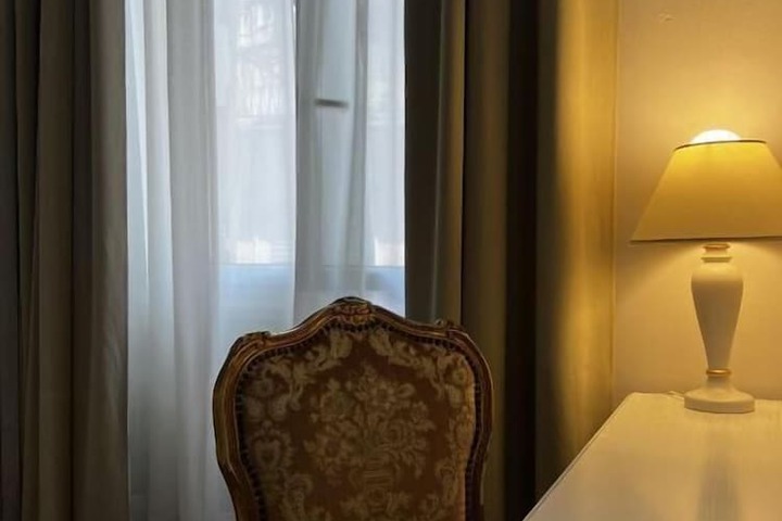 Room 10 of 61
