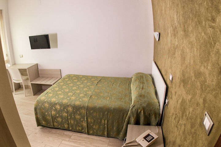 Room 17 of 63
