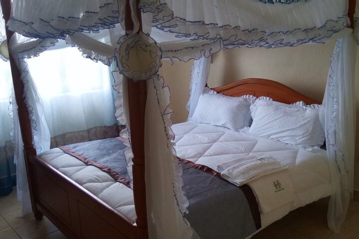 Room 12 of 24