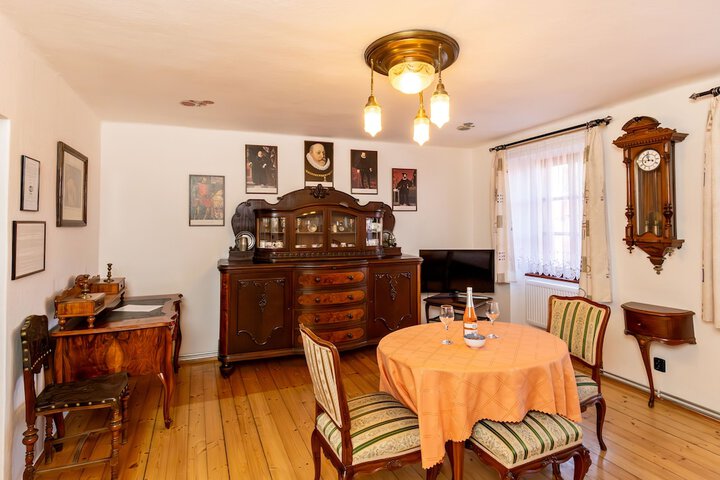 Room 20 of 38