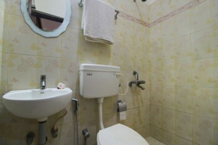 Room 3 of 38