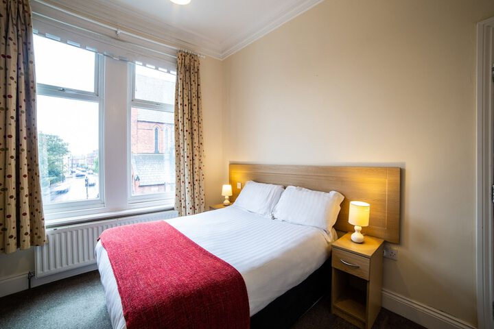Room 9 of 34