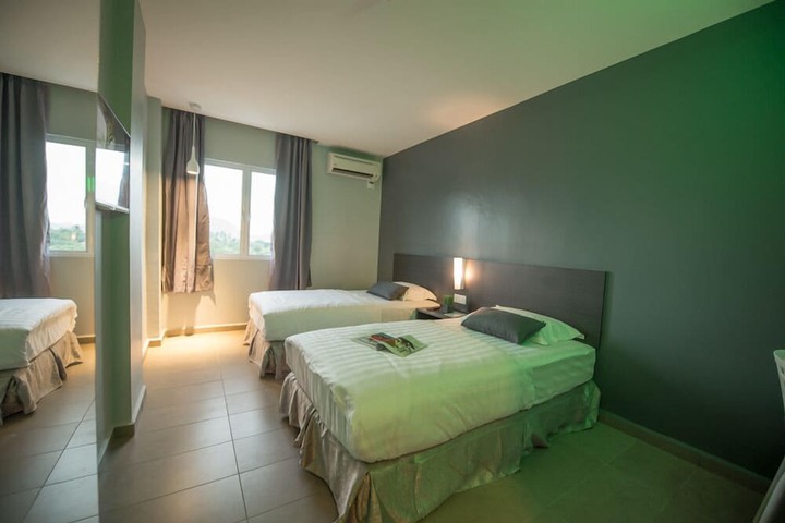 Room 12 of 31