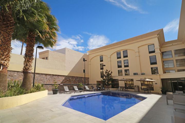 Pool Hotel