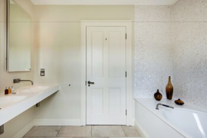 Room 4 of 49