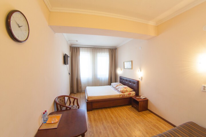 Room 17 of 44