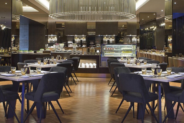 Dining 65 of 111