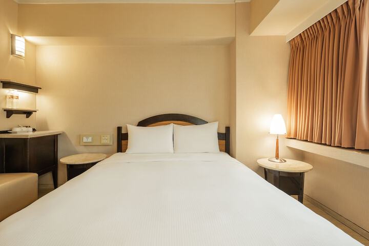 Room 9 of 21