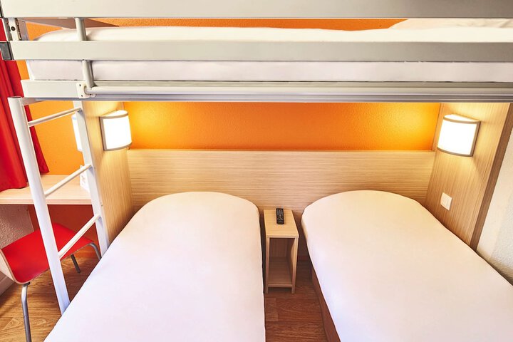 Room 4 of 39