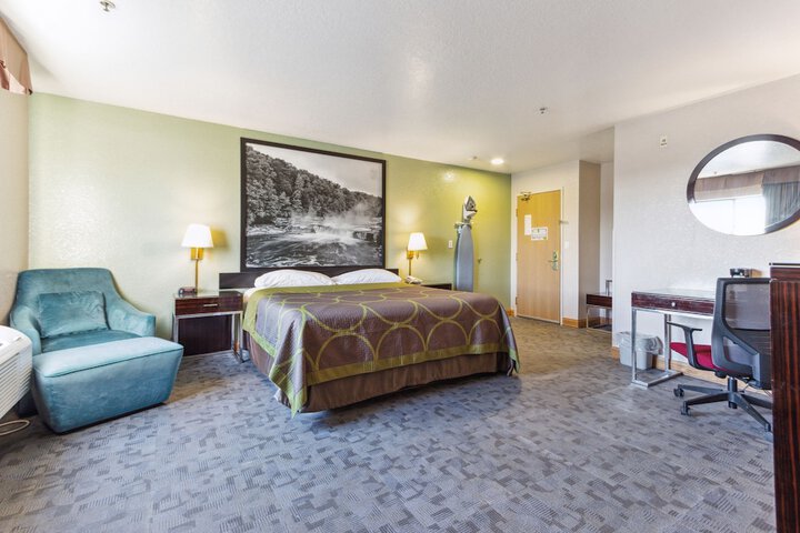 1 King Bed (16 of 26)
