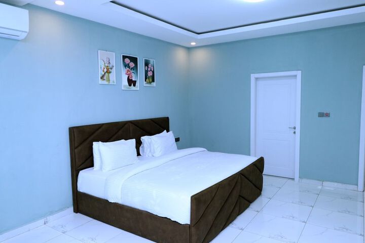 Room 15 of 44