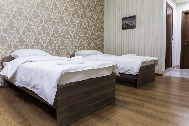 Room 10 of 37
